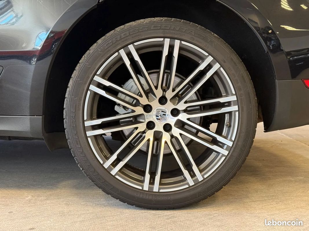 PORSCHE Macan 3.0 D 258ch S Diesel - 2016 - 143 500 km - Suivi complet - Attelage Amovible (image 31)
