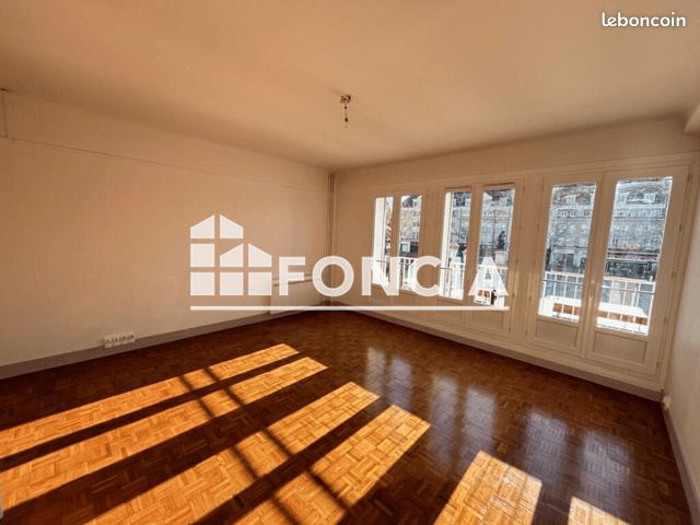 Appartement 3 pièces 79 m² · à Beauvais · 79 m² · 945 €