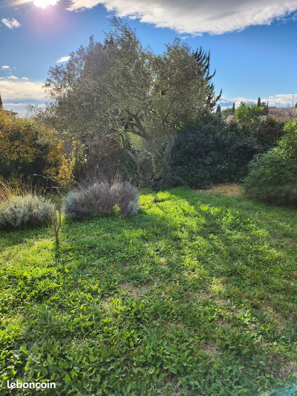 Terrain 402 m² · à Mus · 175 000 €