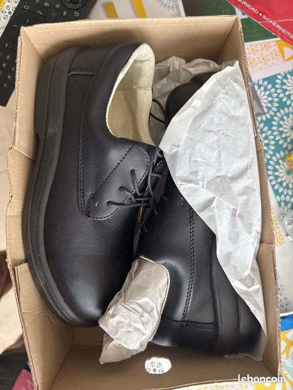 Chaussures de sécurité femme neuves (image 1)