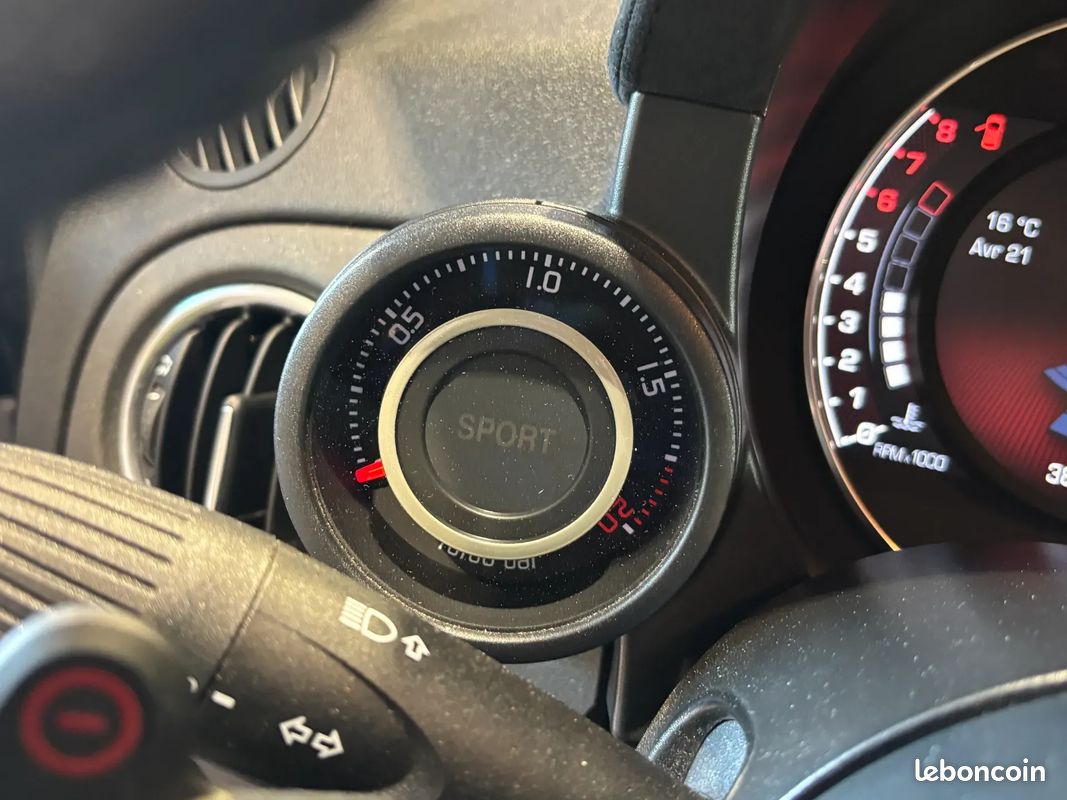 Abarth 500 1.4 Turbo T-Jet 180ch 595 Competizione BVA - Origine France / CarPlay / Suivi complet Fiat / Audio Beats / Toit Ouvrant (image 24)