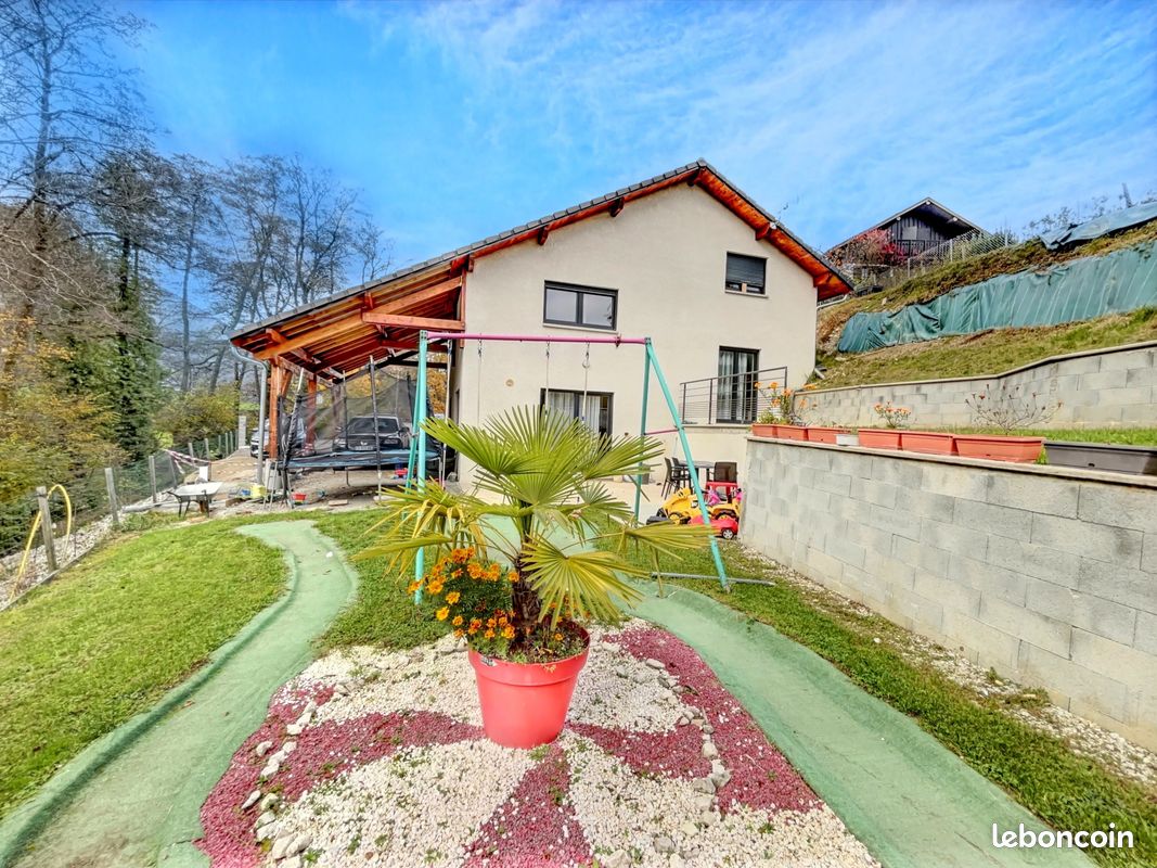 Maison 5 pièces 120 m² · à La Biolle · 120 m² · 449 000 €