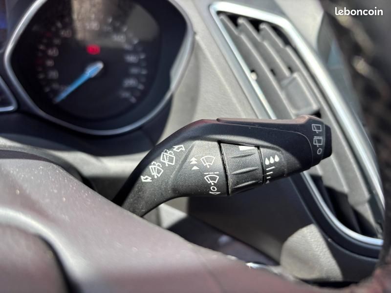 Ford C-MAX 1.0 EcoBoost 125ch Stop&Start Titanium (image 17)