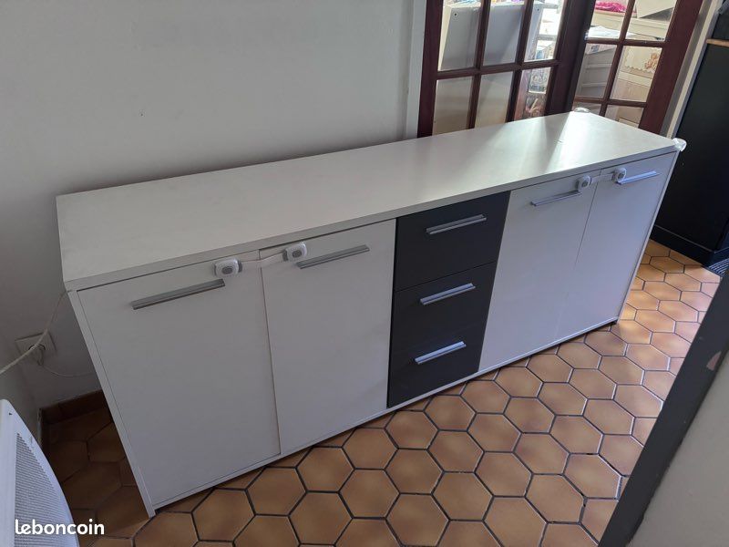 Meuble bas gris blanc rangement (image 1)