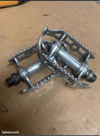 Pédale-Pedal NEUF-NOS LYOTARD 300 (drt/fr) ref250pp5
