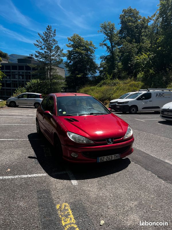 206 Ethanol 1.4 75cv 5 portes rien à prévoir (image 1)
