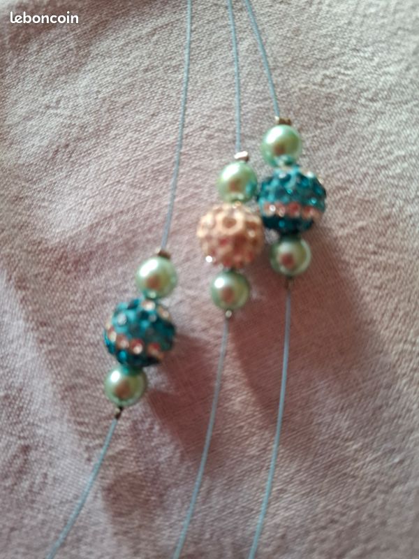 Collier avec boucles d'oreilles (image 4)