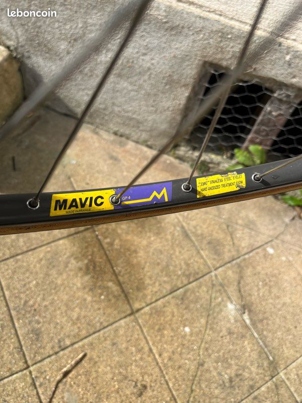 Roue arrière Mavic GP4 avec boyau (image 2)