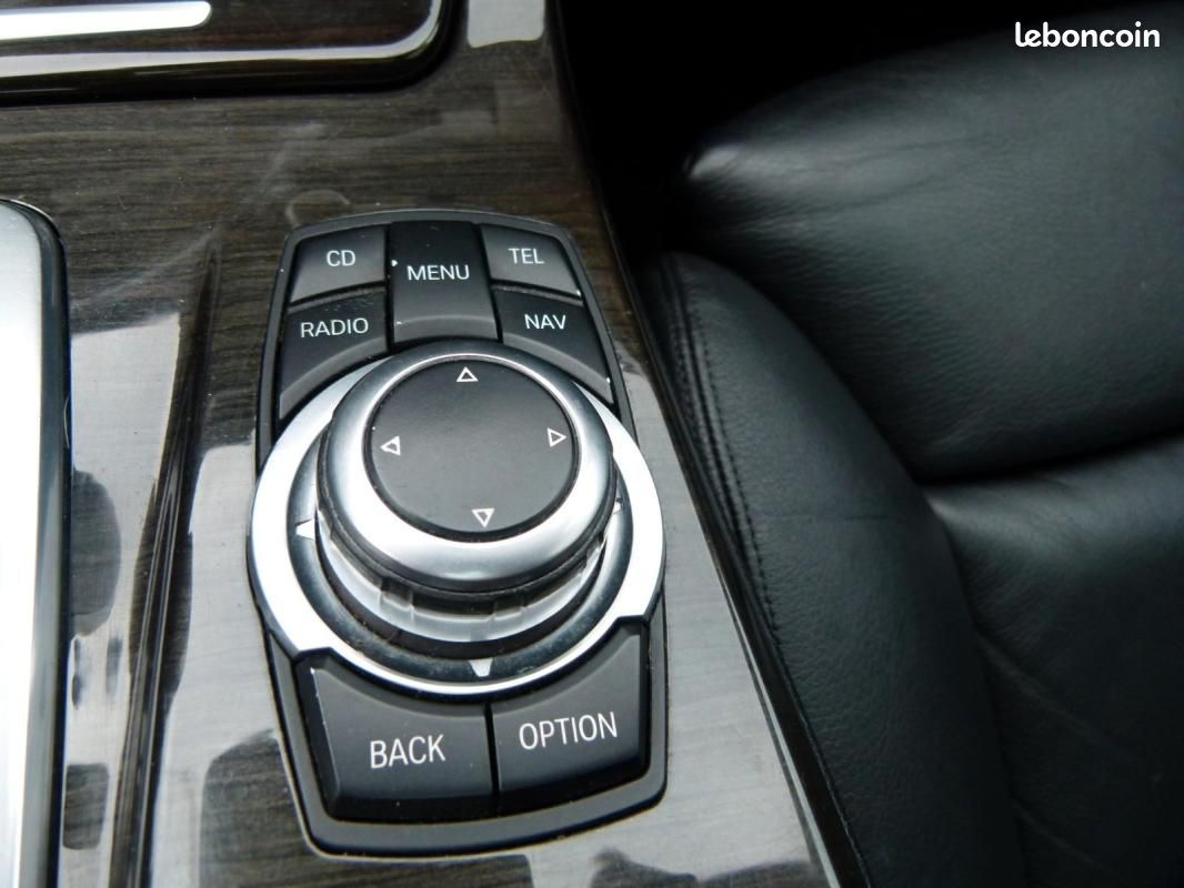 BMW 535 i 306ch - BVA TOIT OUVRANT HUD CAMÉRA DE RECUL INTERIEUR CUIR (image 19)