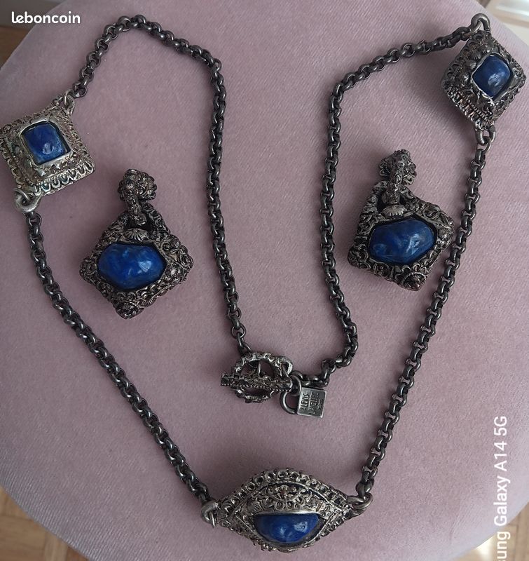 Boucles d’oreilles vintages incrustaions noires et strass – Le Grenier Boucles d’oreilles vintages incrustaions noires et strass – Le Grenier