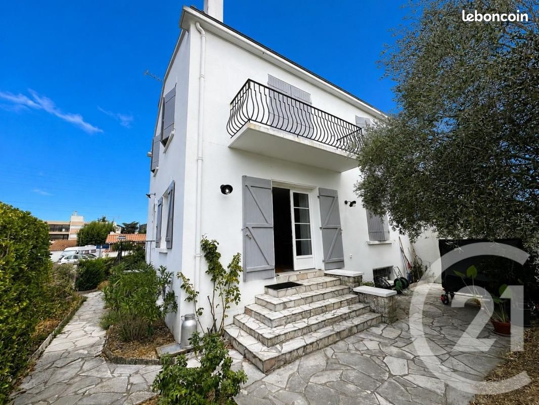 Maison 6 pièces 135 m² · à La Rochelle · 135 m² · 2 000 €/mois
