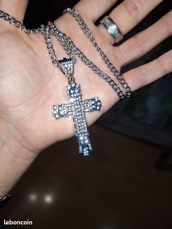 Chaine Croix Hip Hop Diamants 💎 (image 2)