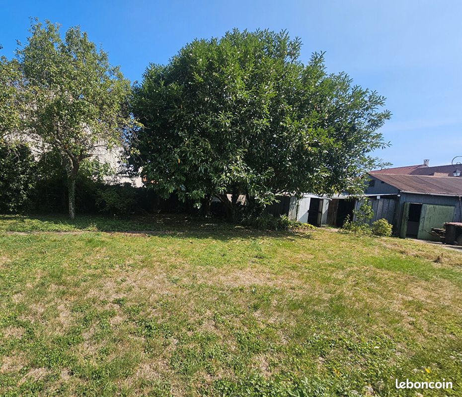 Terrain 245 m² COURSON MONTELOUP (image 1)