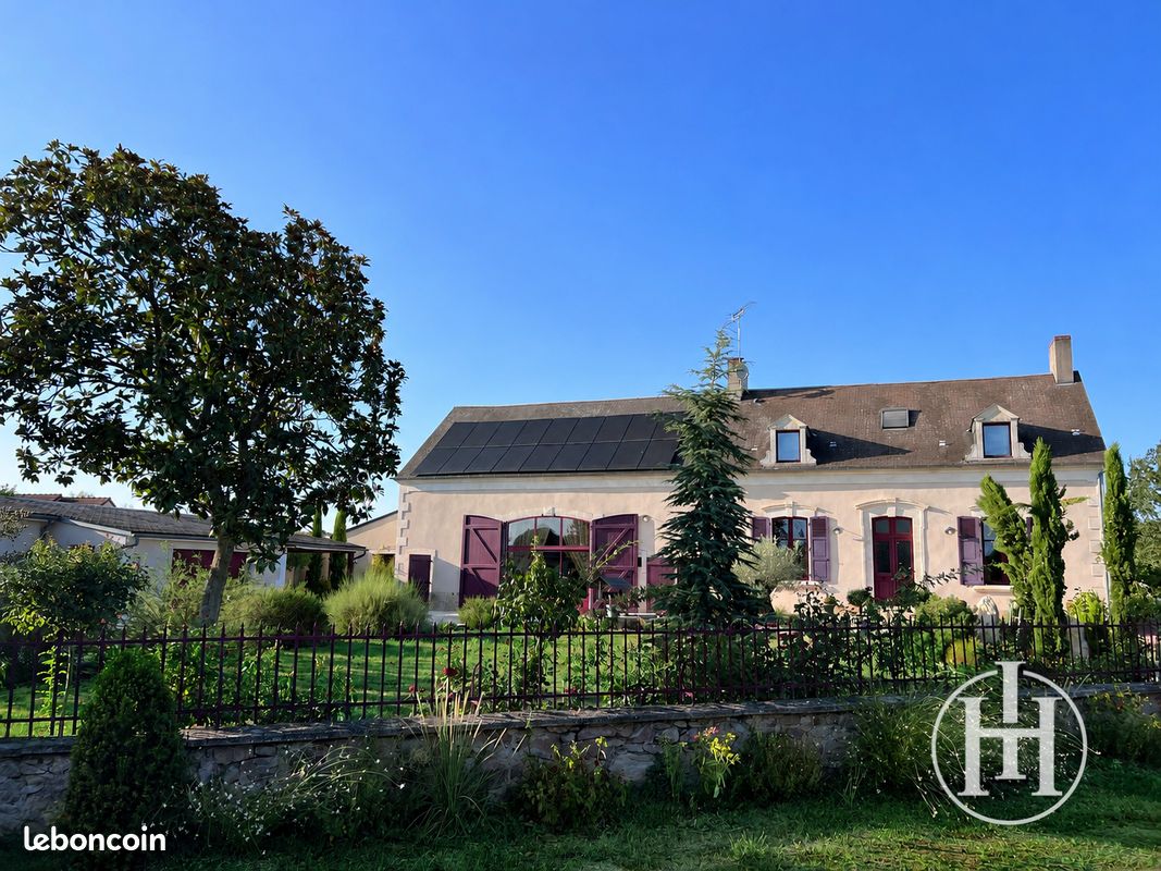 Maison 14 pièces 417 m² · à Drevant · 417 m² · 595 000 €