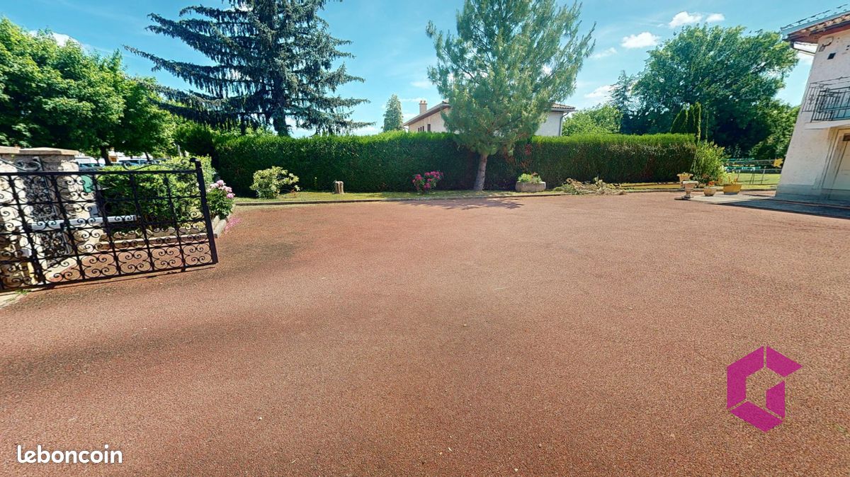 Propriété 9 pièces 238 m² (image 16)