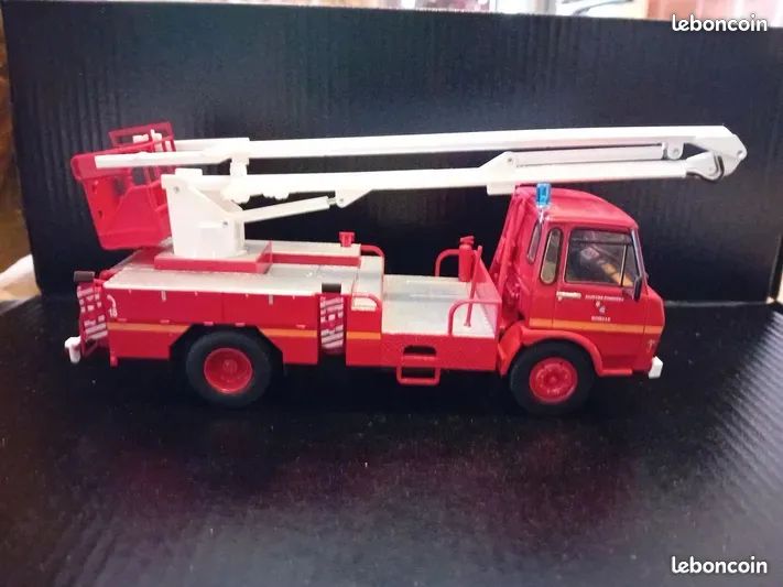 Camion De Pompiers Berliet GAK SDIS Du Haut Rhin 1/43 IXO - Occasion Très Bon état Sans Boîte