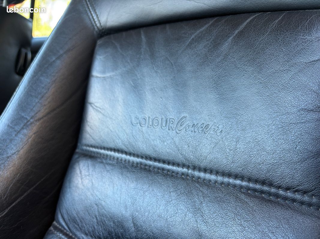 VOLKSWAGEN GOLF 3 VR6 - 174Ch intérieur cuir - Garantie 12 mois (image 21)