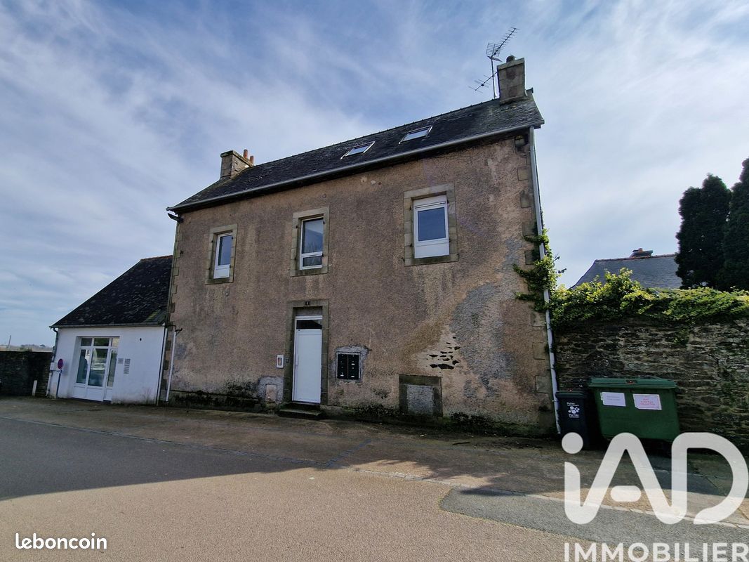Maison 8 pièces 139 m² · à Carhaix-Plouguer · 139 m² · 179 000 €