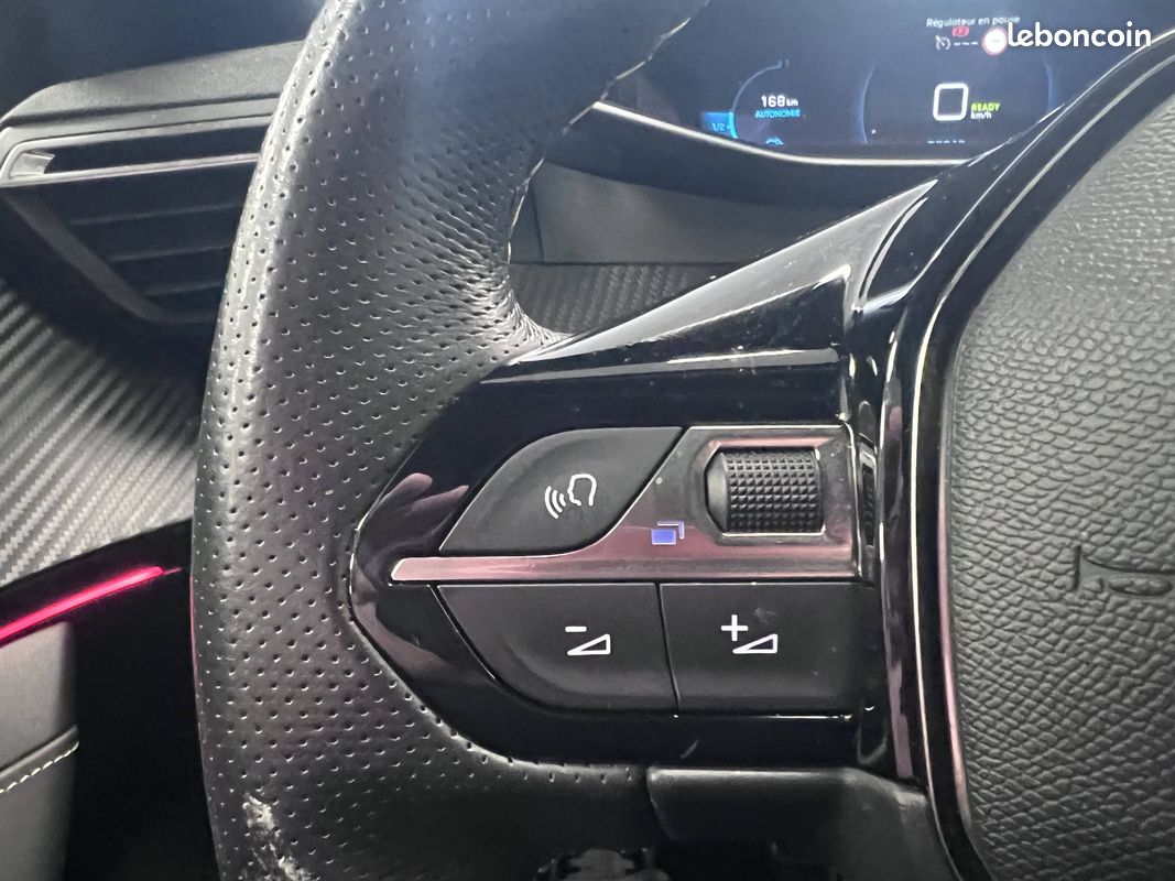 PEUGEOT 2008 Electrique 136 ch GT (image 19)