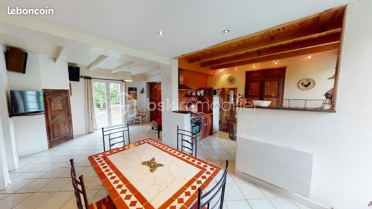 Maison 7 pièces 180 m² - Luxe-Sumberraute 64120 (image principale 5)