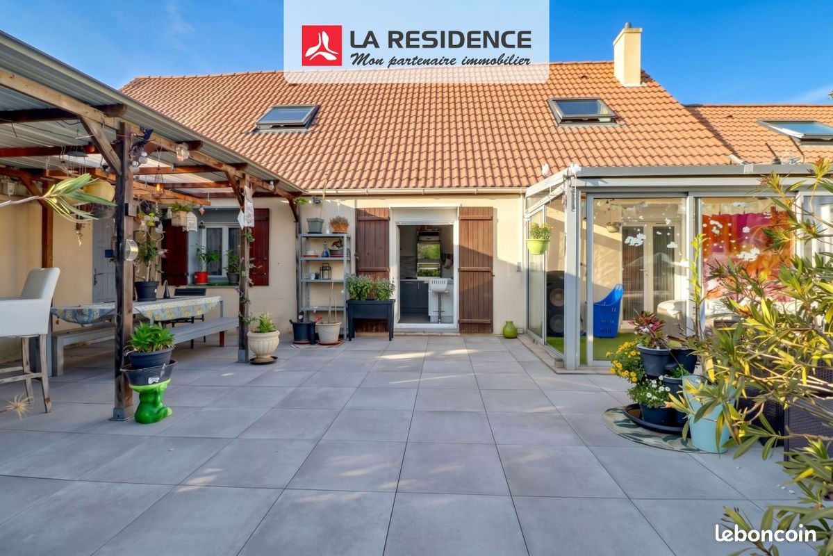 Maison 6 pièces 126 m² · à Jouy-le-Moutier · 126 m² · 369 900 €