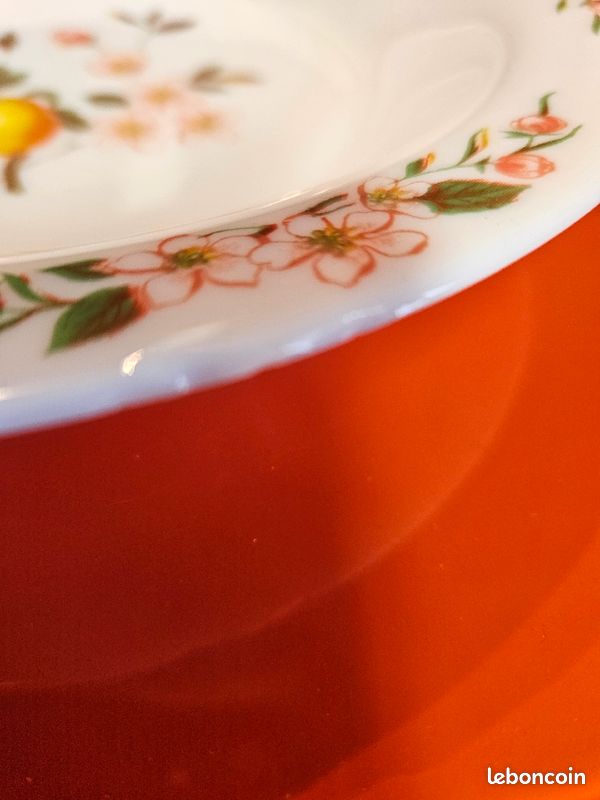 Lot plat et 3 assiettes creuses pommes fleurs (image 2)