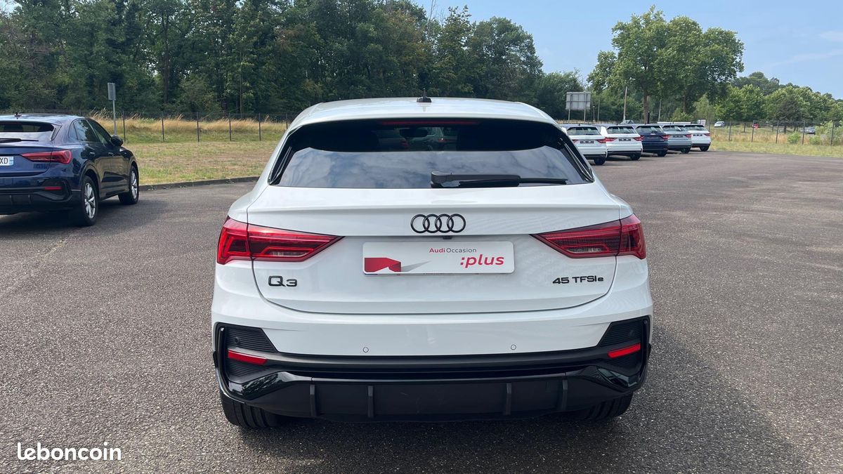 AUDI Q3 Sportback 45 TFSIe 245 ch S tronic 6 S line (image 4)