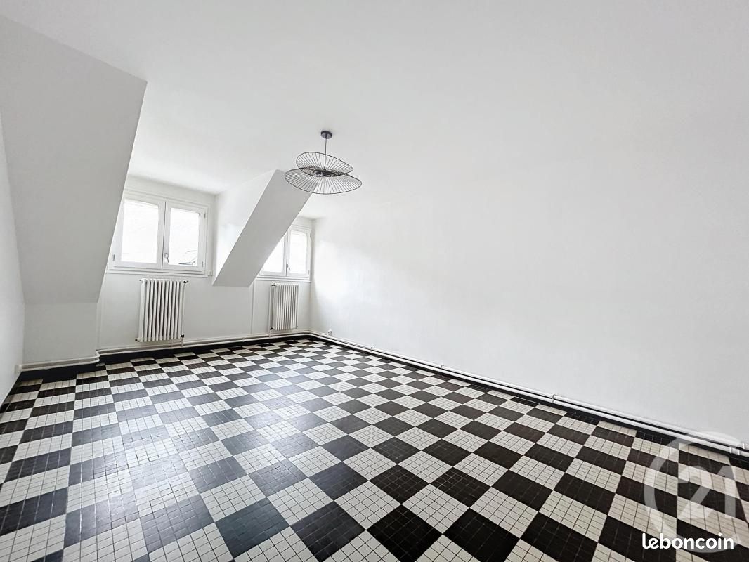Appartement 3 pièces 91 m² · à Saint-Pourçain-sur-Sioule · 91 m² · 670 €/mois