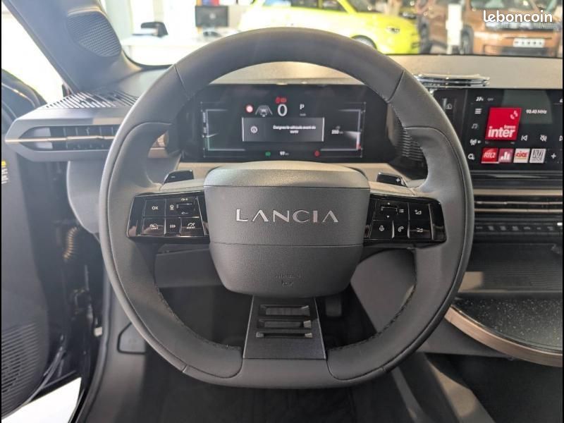 Lancia Ypsilon 1.2 Ibrida 100ch LX eDCT6 (image 13)