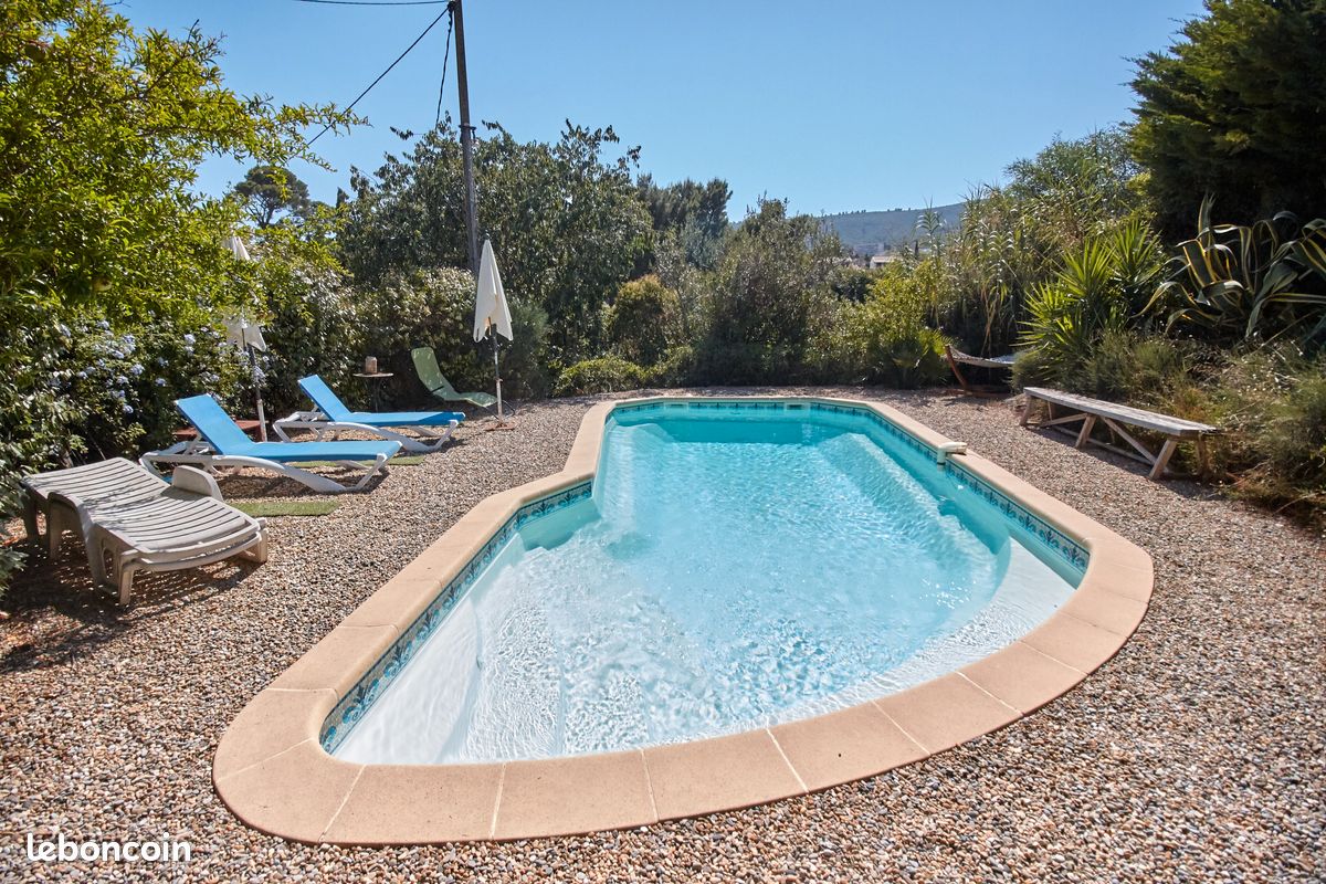 Roulotte et piscine privée à La Ciotat (image 2)