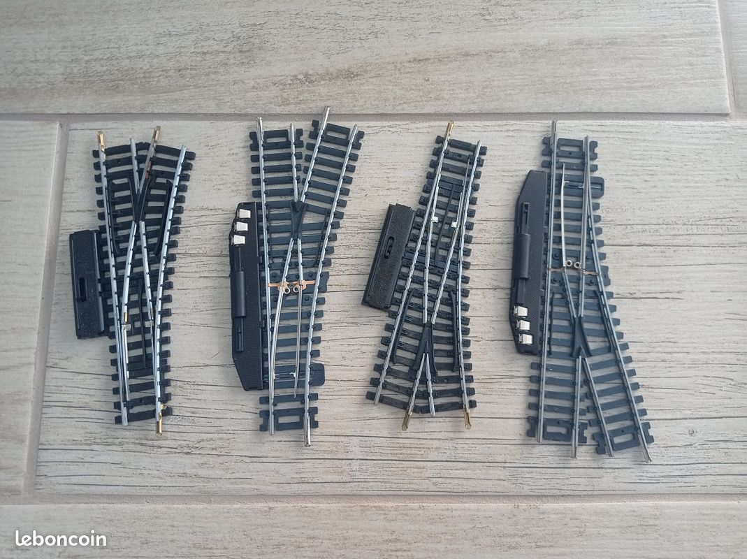 Lot Rails Et Accessoires Jouef, Lima - Aiguillages, Passages à Niveau, Wagons - En L'état