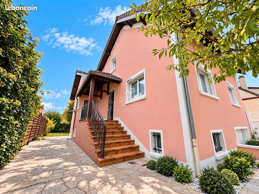 Maison 7 pièces 159 m² · à Conflans-Sainte-Honorine · 159 m² · 469 000 €