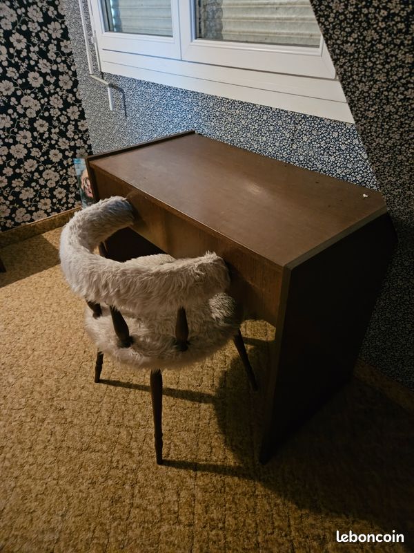 Bureau avec sa chaise (image 1)