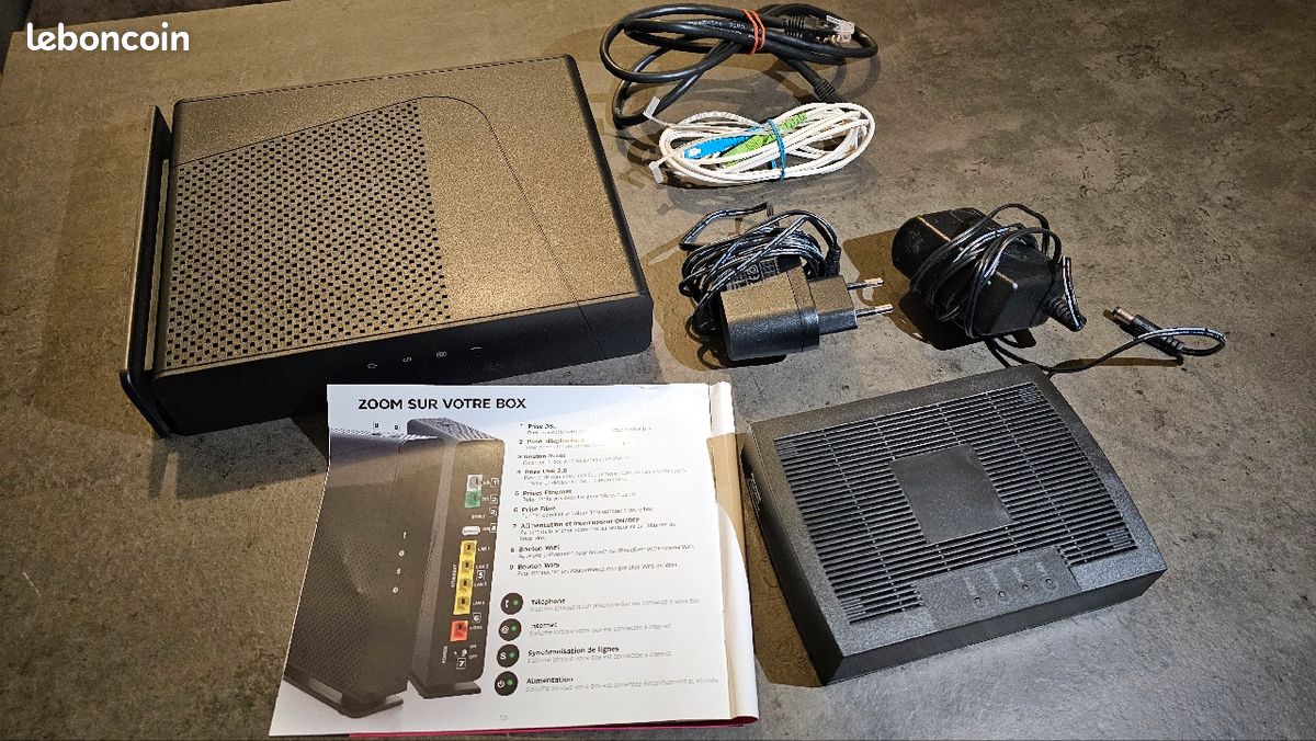 SFR box (modem Wi-Fi + boîtier fibre) (image 1)