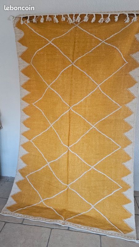 Magnifique pièce unique Tapis Zanafi Kilim jaune orangé motif ethnique dans la trame (image 2)