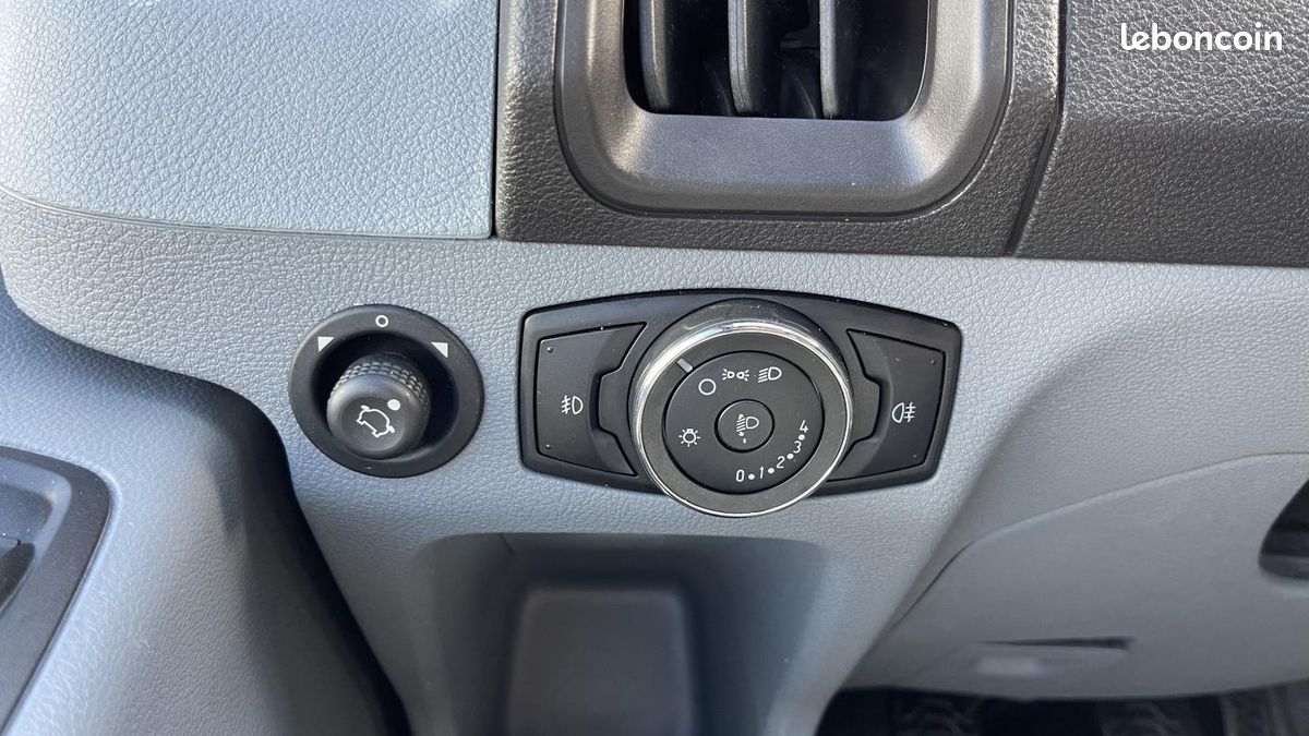 Ford Transit FOURGON 350 L3H2 2.0 ECOBLUE - 130 S&S TRACTION TREND BUSI (image 17)
