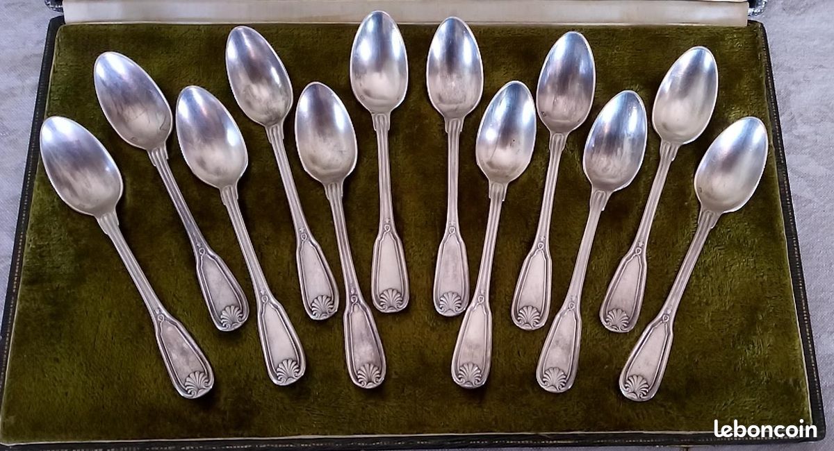 Christofle - coffret de 12 cuillers à dessert - métal arge
