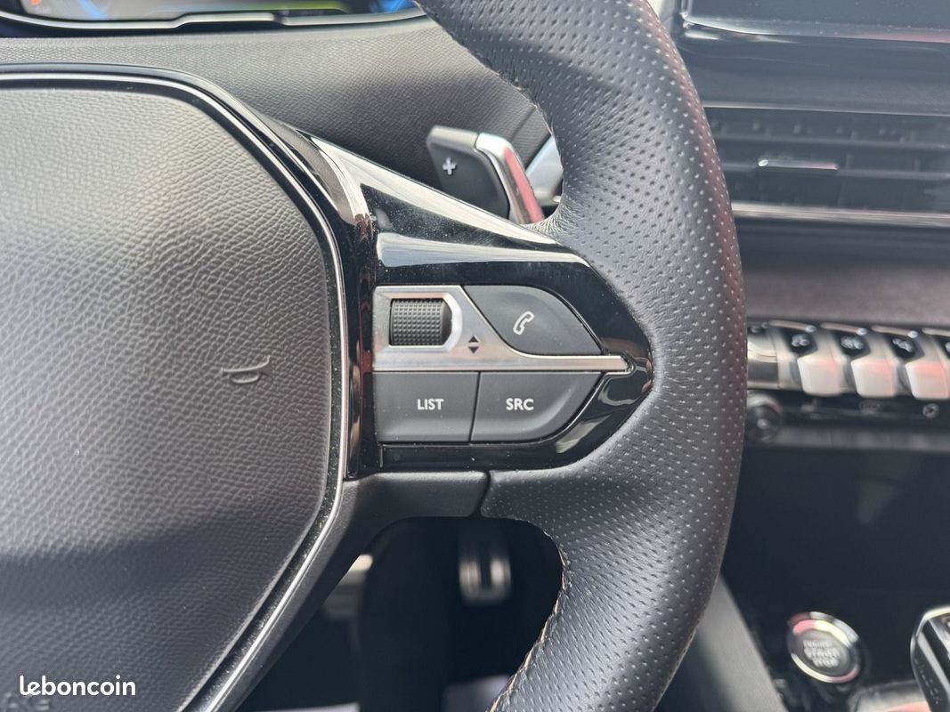 Peugeot 3008 HYBRID4 300CH GT E-EAT8 (image 18)