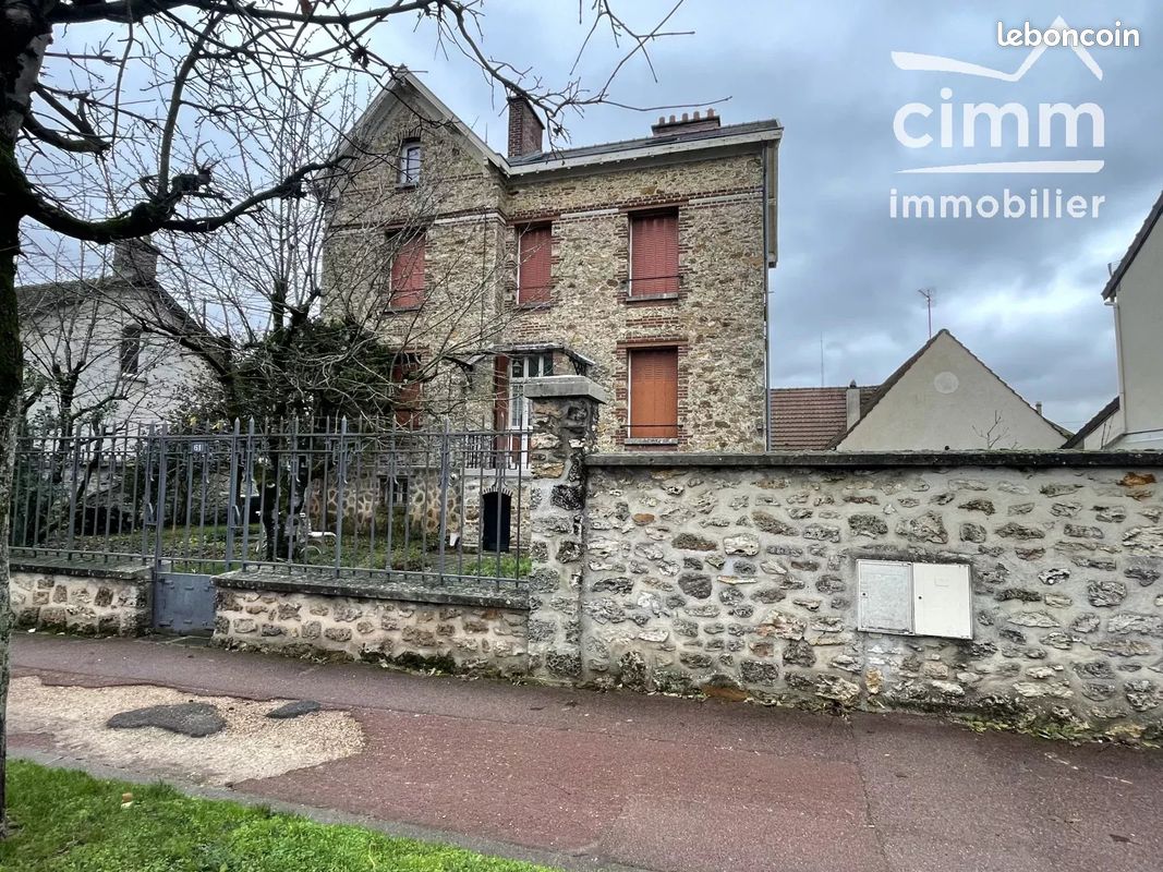 Local commercial 10 pièces 290 m² · à Coulommiers · 290 m² · 660 000 €