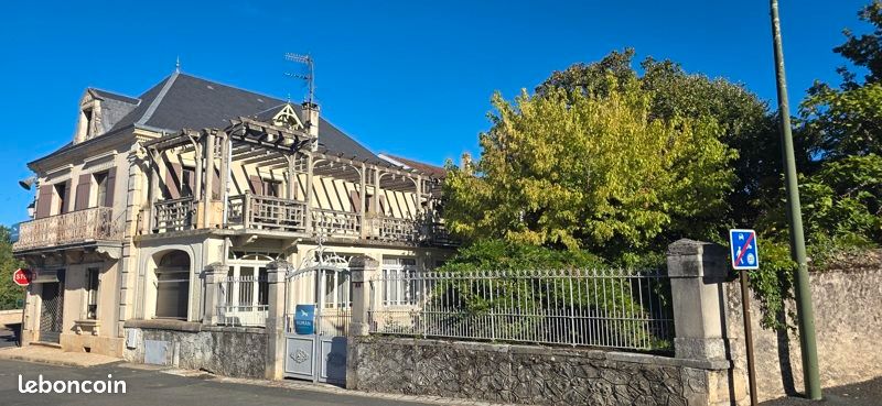 Maison 8 pièces 280 m² · à Thenon · 280 m² · 286 000 €