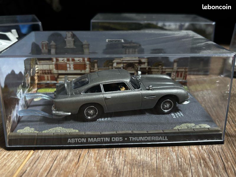Lot De 7 Voitures James Bond 007 Fabbri 1/43 | Fascicules Et Classeur Inclus