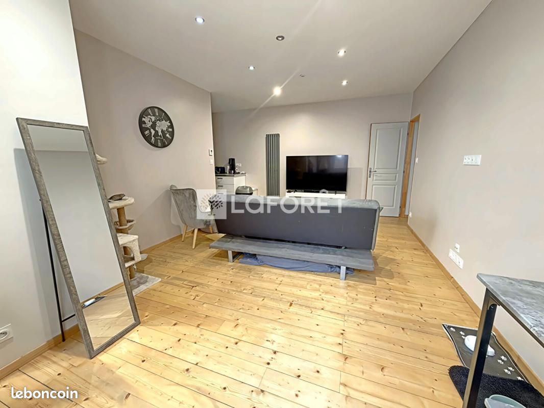 Appartement 3 pièces 55 m² · à Saint-Étienne · 55 m² · 735 €