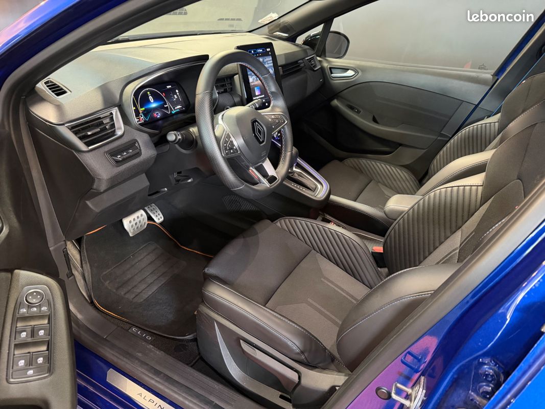 RENAULT CLIO 1.6 E-TECH 145 FULL-HYBRID ESPRIT ALPINE BVA + BOSE + CAMÉRa 360° (image 10)