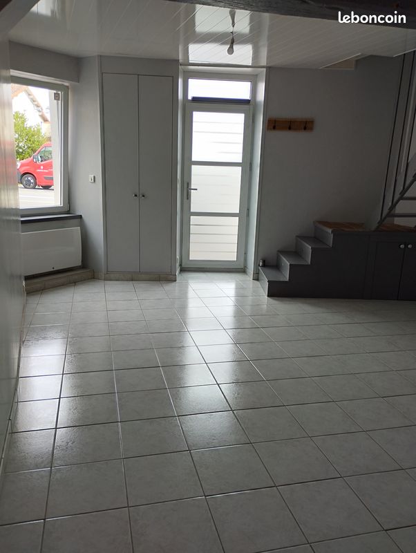 Location 70m² centre bourg à Saint Pierre des Echaubrognes (image 1)