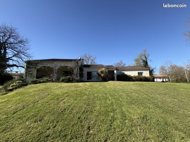 Villa 13 pièces 220 m²