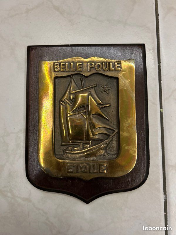 Tape De Bouche De Marine - Croiseur Ou Frégate Duguay Trouin - En Bronze Sur Socle - Authentique, Occasion