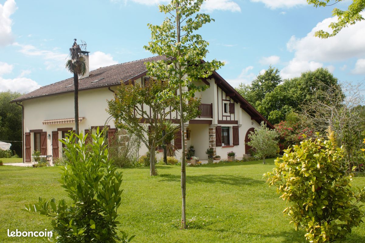Maison 7 pièces 200 m² · à Castagnède · 200 m² · 660 000 €