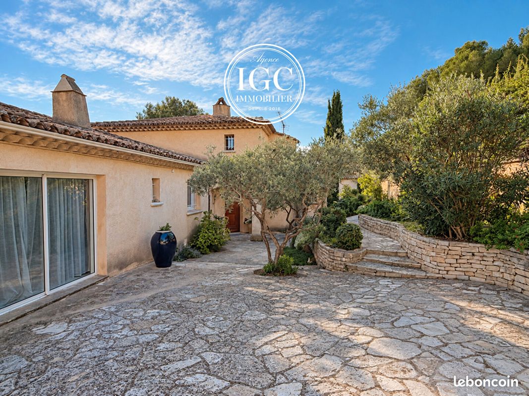 Maison 6 pièces 215 m² · à Marignane · 215 m² · 628 300 €