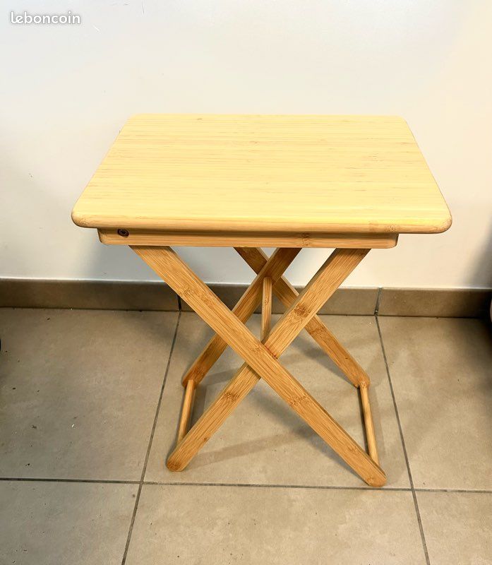 Table d’appoint pliante en bambou Relaxdays – 40 × 31 × 52 cm (image 1)