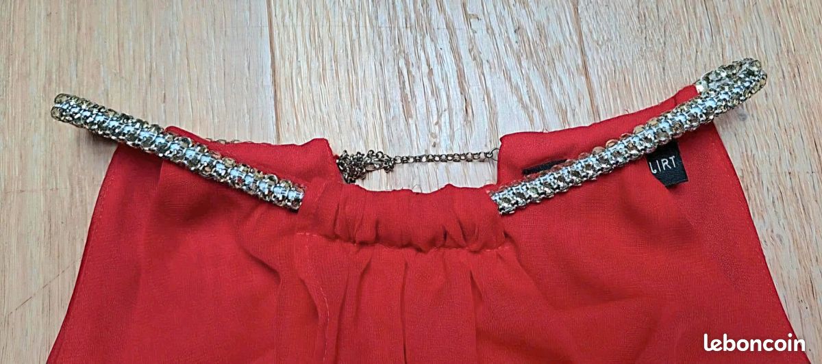 💃 Robe rouge chic avec col strass (image 3)